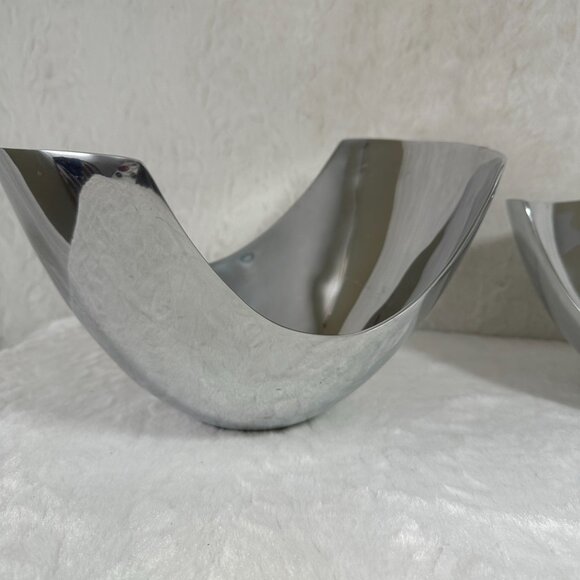 Set Of 2 Modern Silver Aluminum Modern Sculpture Centerpiece bowls Reflective - Picture 4 of 11